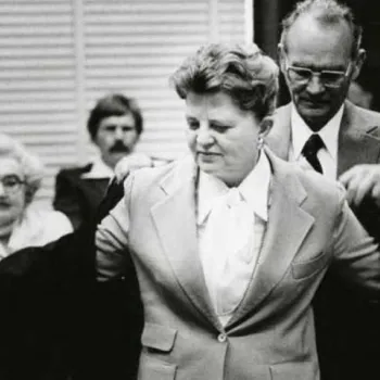 Image: Mary Lou Robinson, donning her robe at her investiture in the Northern District of Texas, died in January 2019.